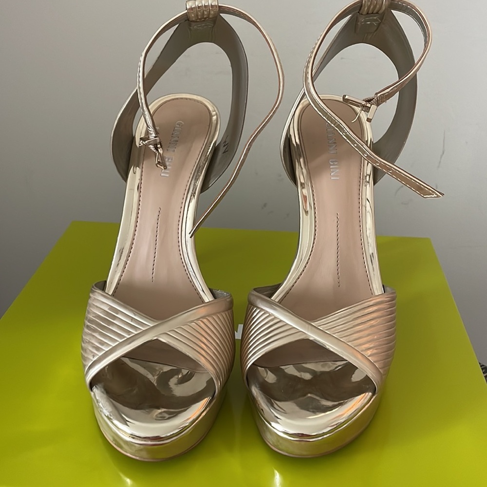 Gianni Bini Rose Gold Strappy Platform High Heels - Picture 2 of 6